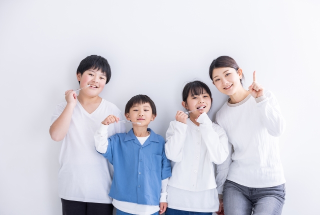 お子様にこんなサインはありませんか？（歯並び悪化のリスク）